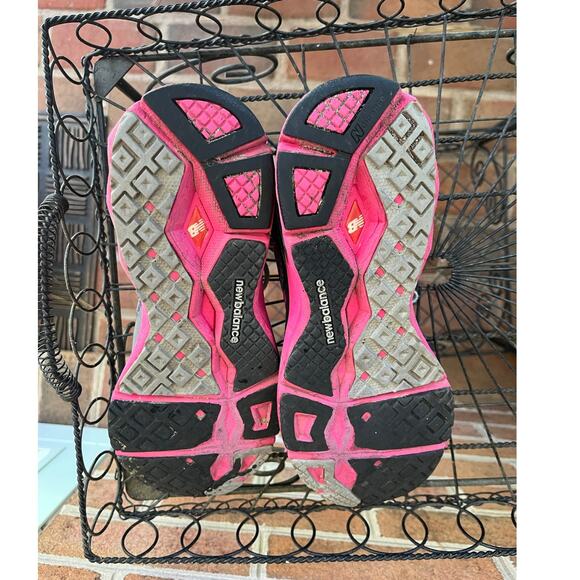 New Balance 890 V6 Running Shoe Women's Grey Pink Size 7.5 - Picture 6 of 9